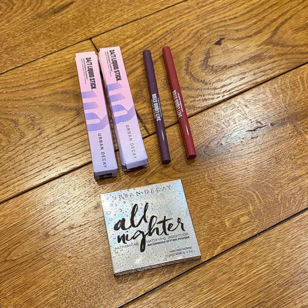 Urban Decay Makeup Bundle Eyeliner & Setting Powder